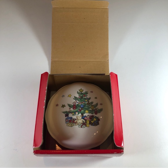 Nikko Japan Christmastime Covered Bon Bon Dish - Picture 11 of 14